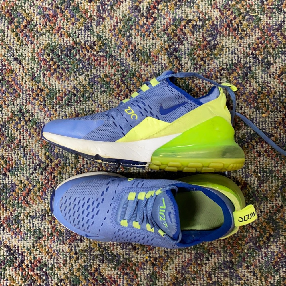 New Womens Nike Air Max 270 size 5y or women’s 7